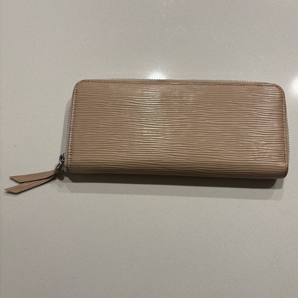 Louis Vuitton Women’s Epi Clemence Zip Around Vintage Wallet in Beige